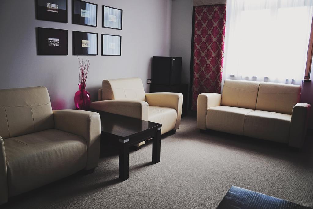 Hotel Pod Lwem Elblag Oda fotoğraf