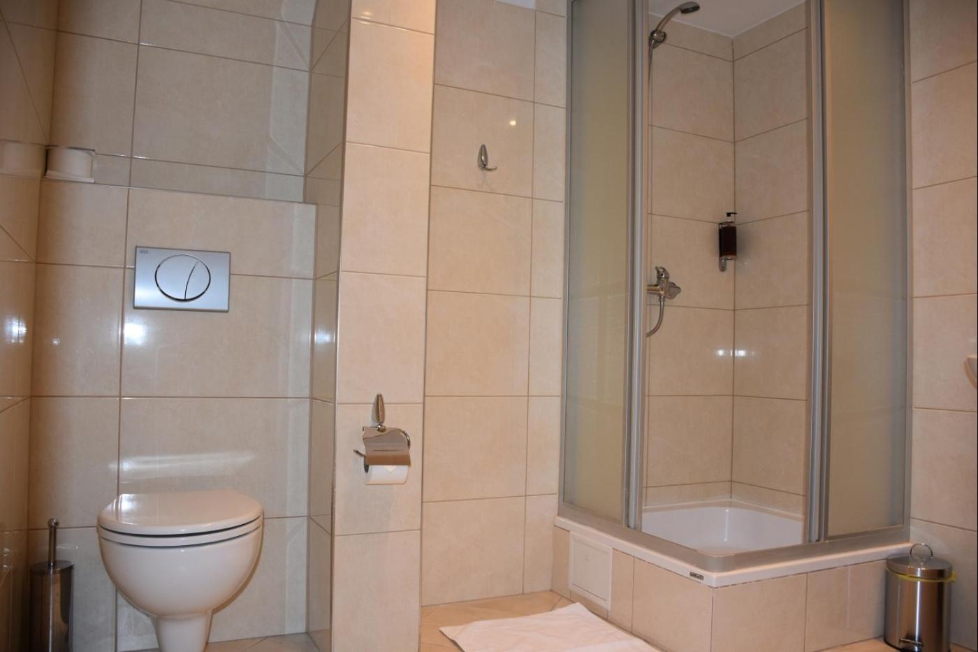 Hotel Pod Lwem Elblag Oda fotoğraf